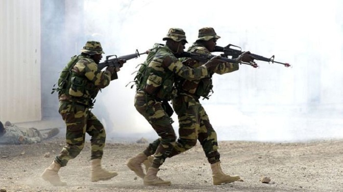 Gambia crisis: Senegal troops `on alert` if Jammeh stays on